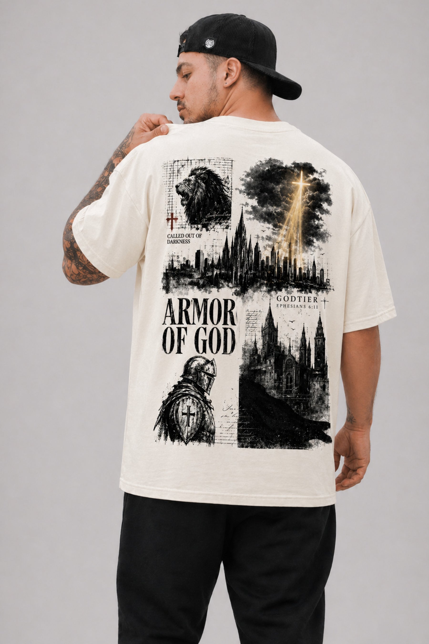 Camiseta oversized GODTIER estampa Armadura de Deus — foto 3